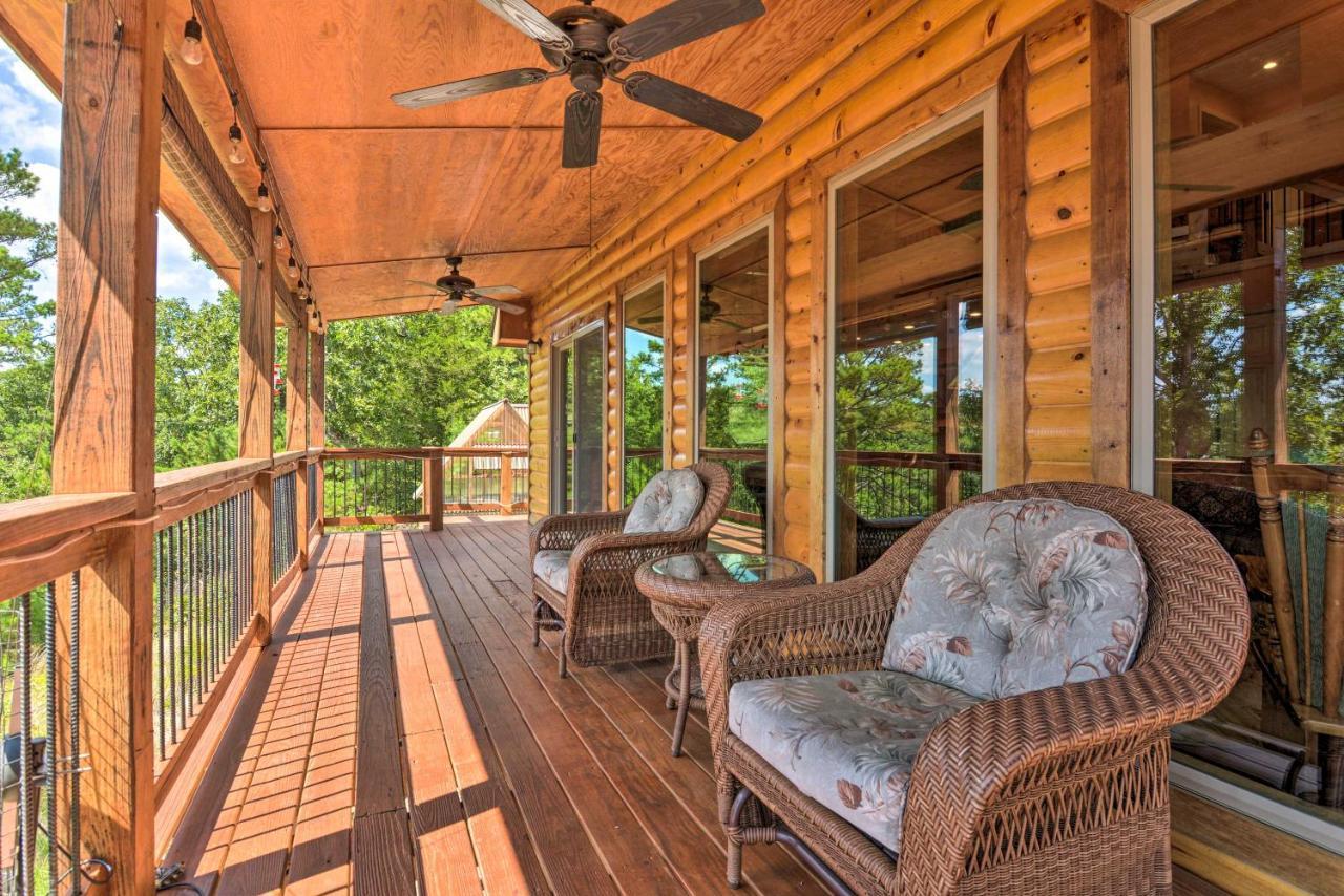 Spacious Log Cabin With Fire Pit And Game Room! Eureka Springs Dış mekan fotoğraf