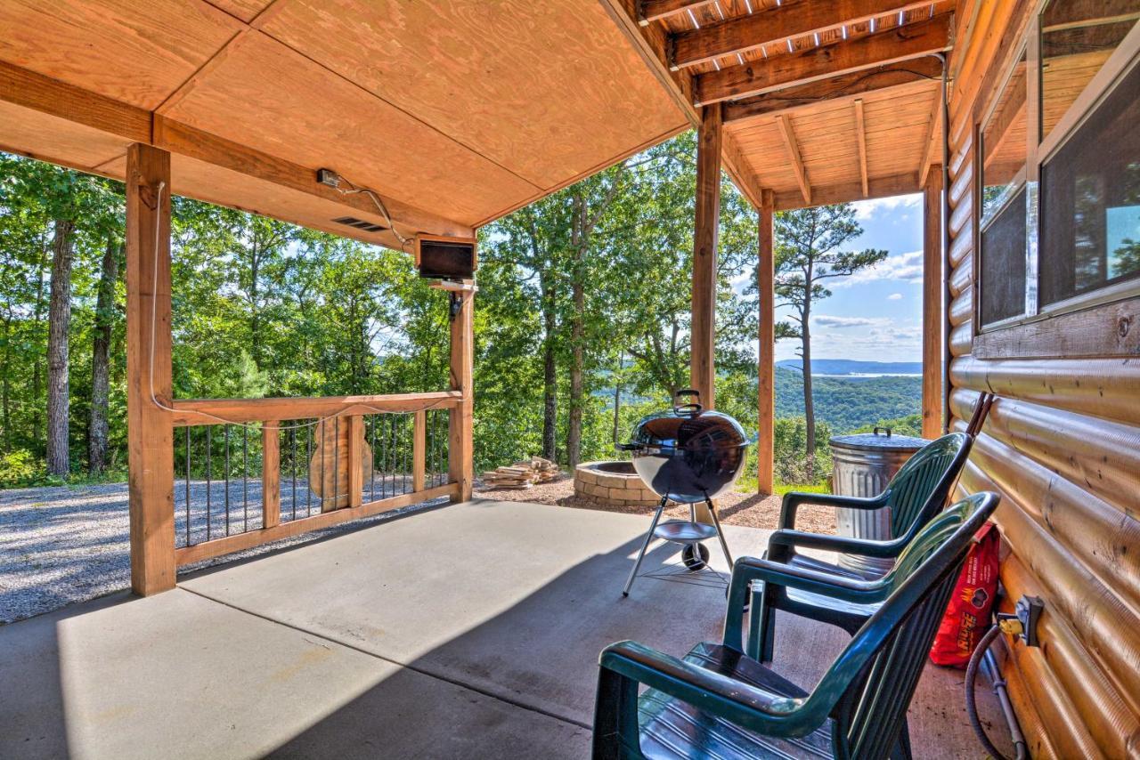 Spacious Log Cabin With Fire Pit And Game Room! Eureka Springs Dış mekan fotoğraf