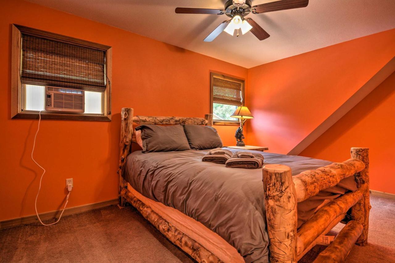 Spacious Log Cabin With Fire Pit And Game Room! Eureka Springs Dış mekan fotoğraf
