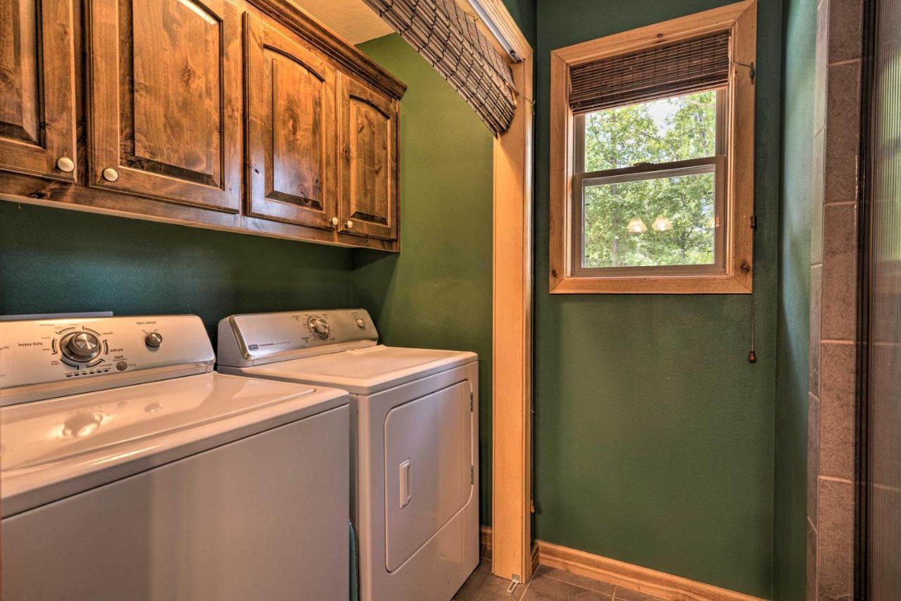 Spacious Log Cabin With Fire Pit And Game Room! Eureka Springs Dış mekan fotoğraf